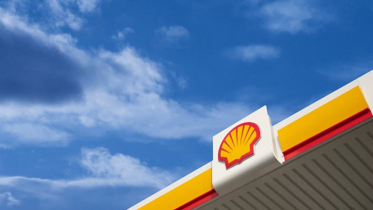 Logótipo da Shell em Posto de abastecimento.