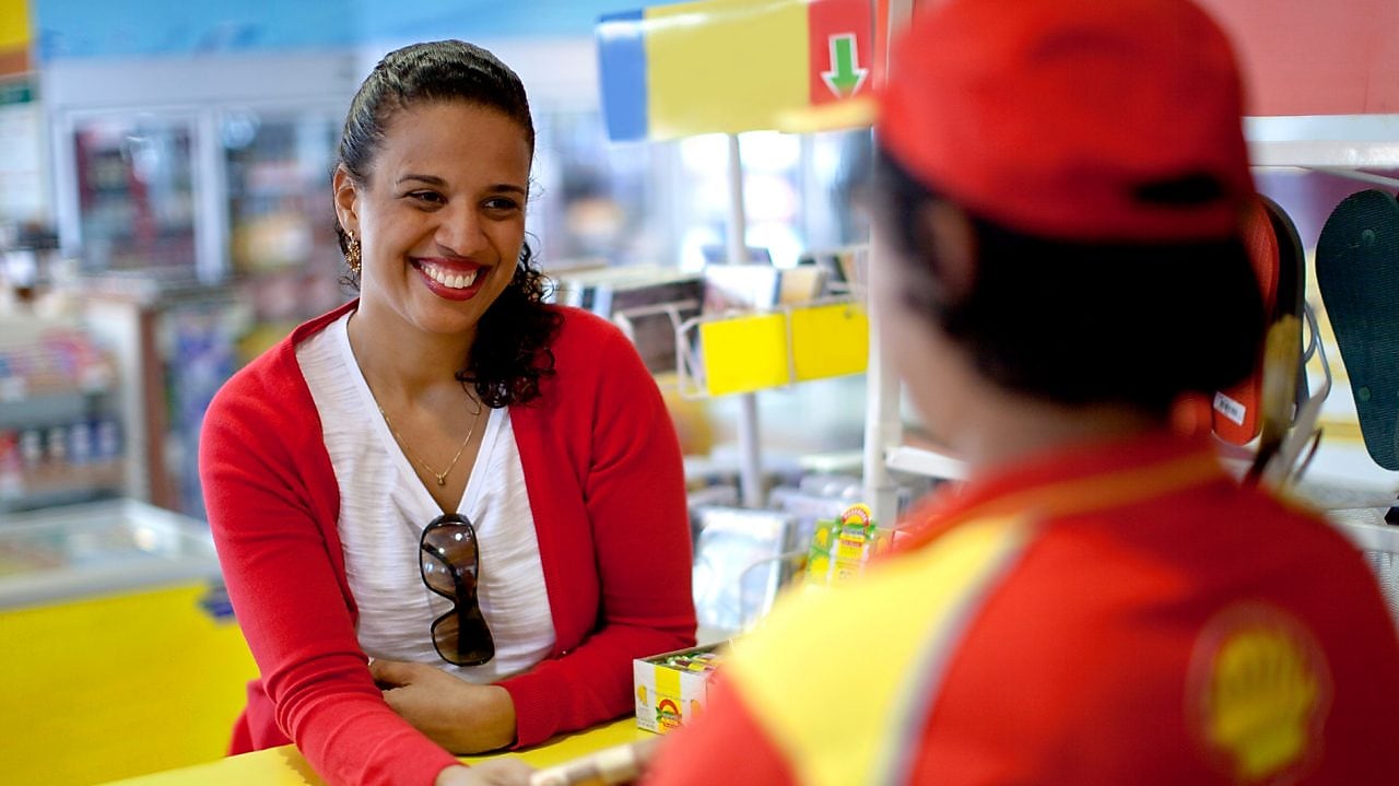 Cliente e Colaborador de loja.
