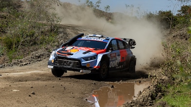 Carro preto de Formula E