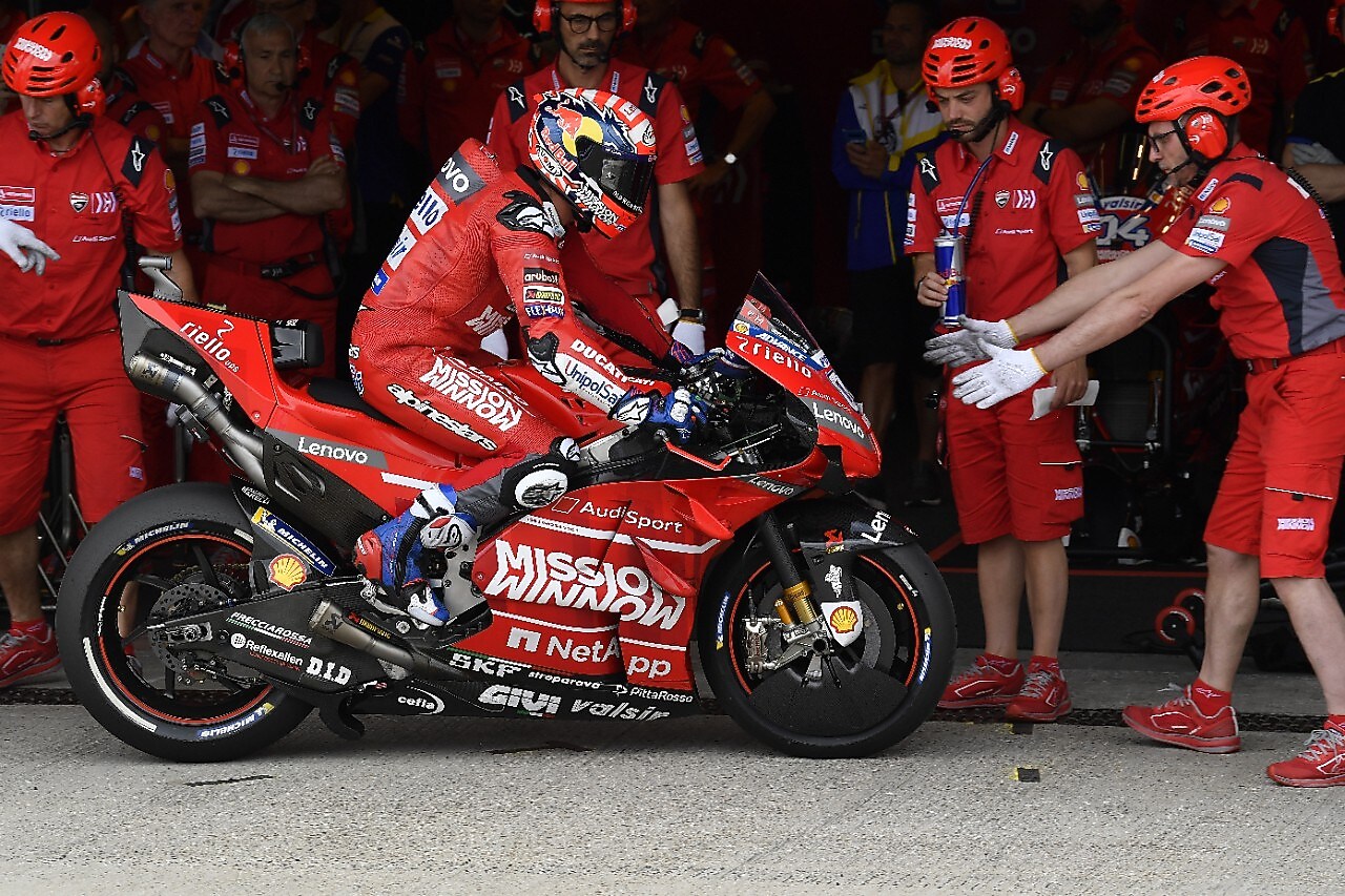 Andrea regressa à garagem da Ducati depois do MotoGP espanhol
